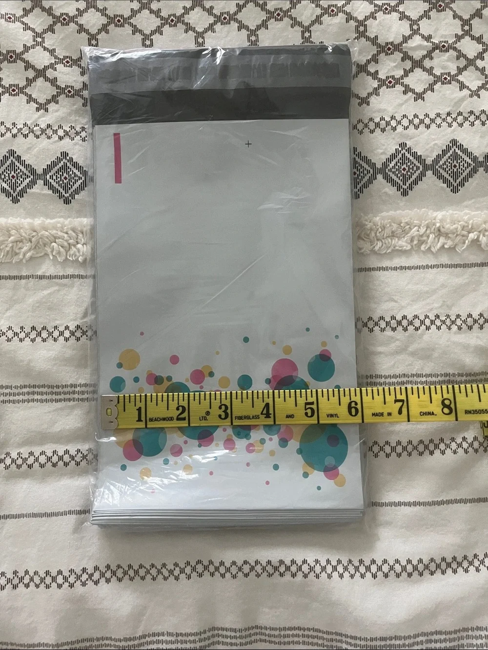 Graphic Print Poly mailers with Colorful Bubbles